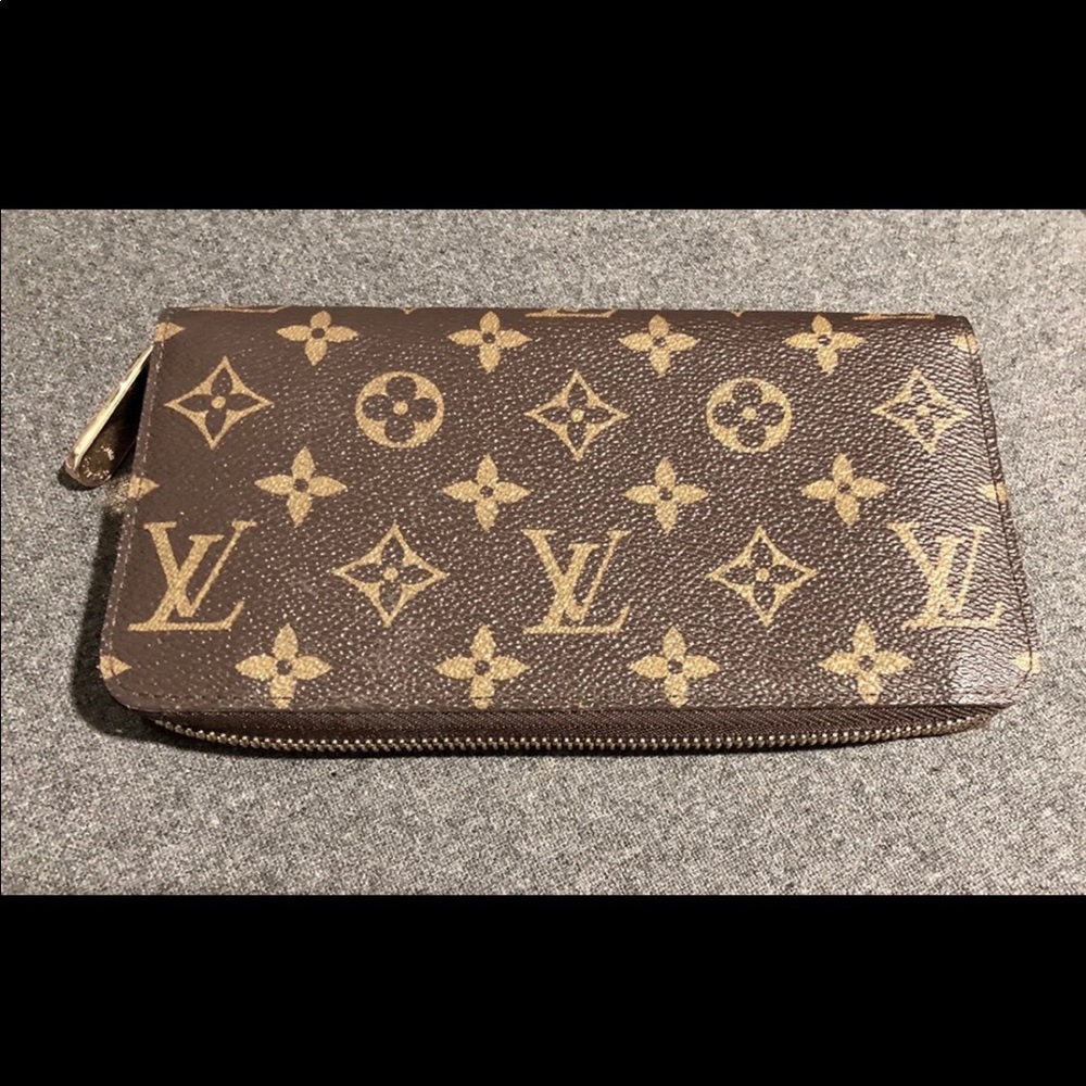 Louis Vuitton Zippy Wallet